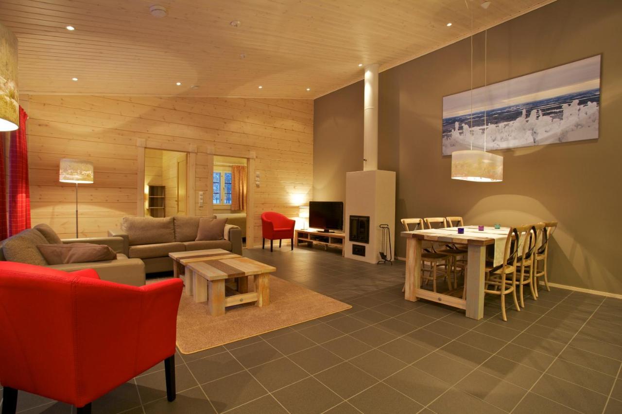 Sallainen Panvillage Buitenkant foto